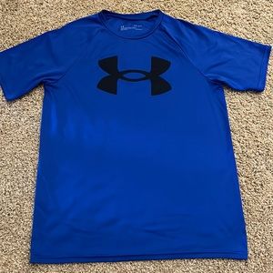 Under Armour youth large heatgear dri-fit material short sleeve shirt